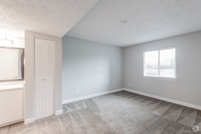 1BR, 1BA - Vintage Faire Apartments