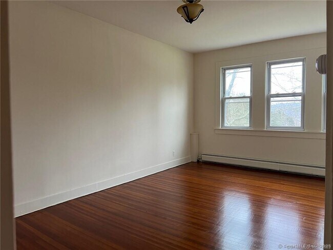 Foto del edificio - 85 Prospect Hill Rd