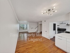 Building Photo - 4944 N Hall St