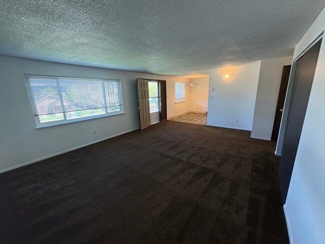 Building Photo - 350 Alder St