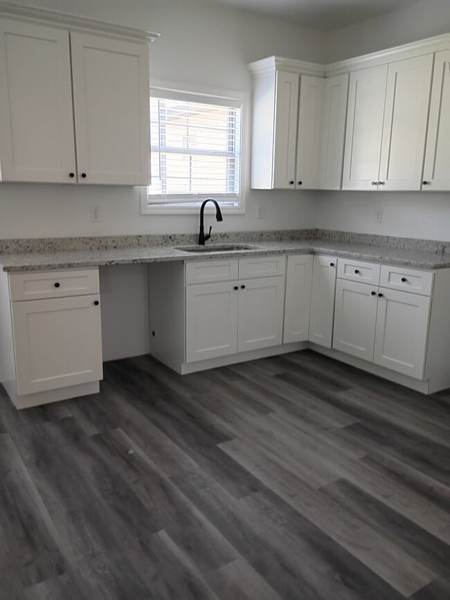 Foto del edificio - 844 Ridgewood Dr