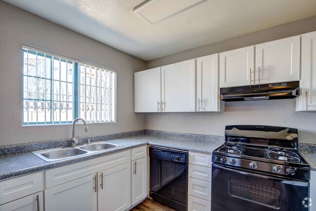 La Pulga Las Vegas >> Las Vegas Strip Apartments For Rent Las Vegas Nv Apartments Com La Pulga Las Vegas >> Las Vegas Strip Apartments For Rent Las Vegas Nv Apartments Com