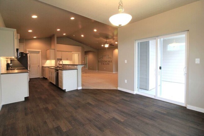 Foto del edificio - 6001 Curlew Ln