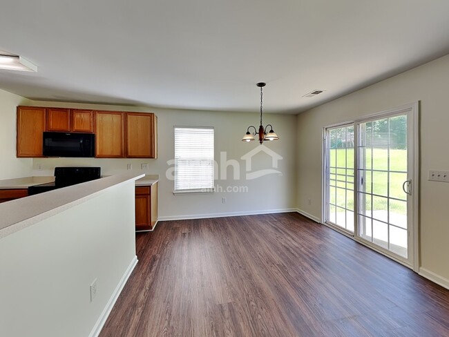 Foto del edificio - 6726 Centerline Dr