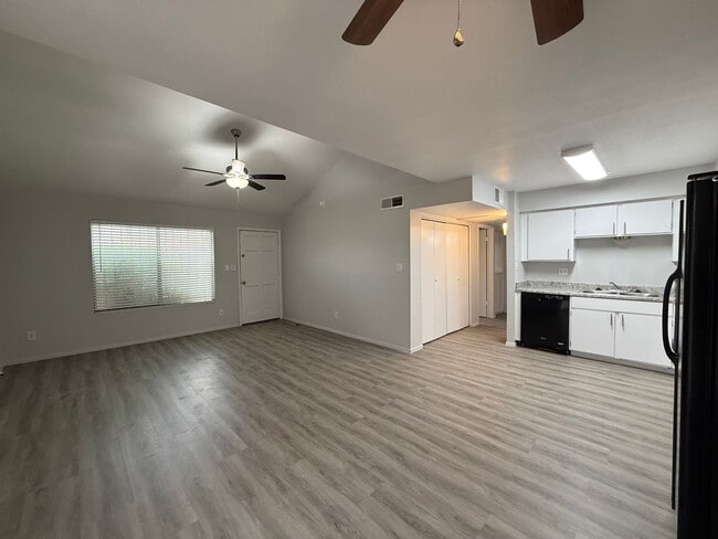 Photo - Renovated Glendale 3 Bedroom Condo with New Flooring