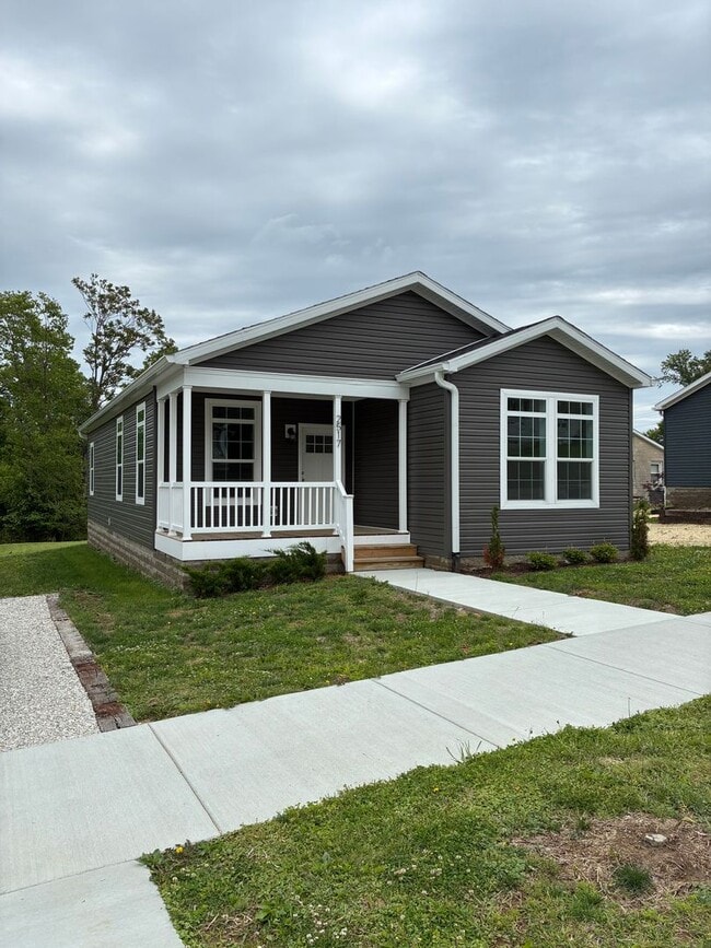 Building Photo - 2517 S Banta Ave