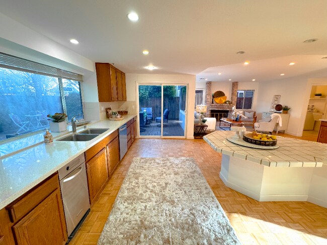 Foto del edificio - 115 Thatcher Ln