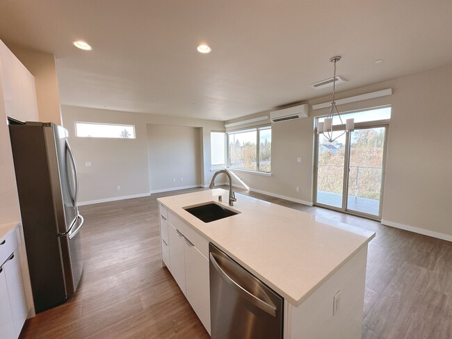 Foto del edificio - Like New 3 bdrm/2 bath in North Bellingham...