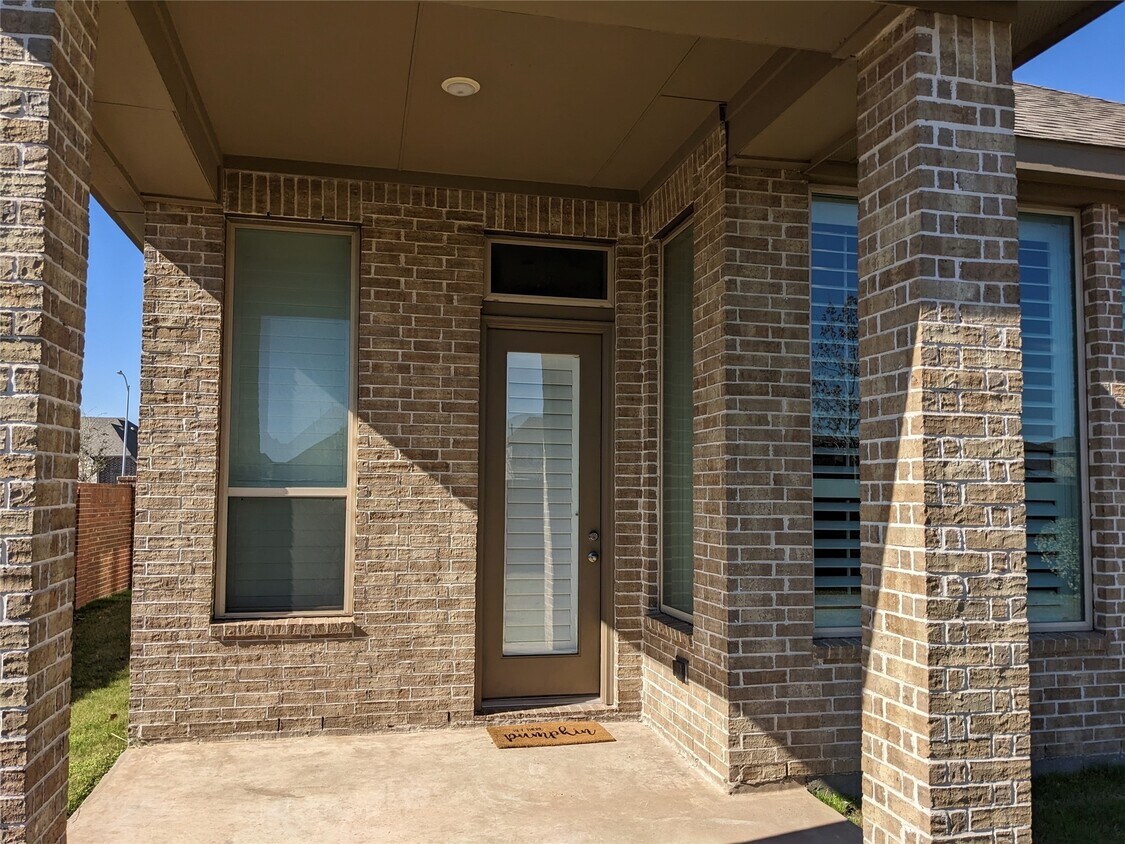 Foto principal - 2206 Hays Ranch Dr