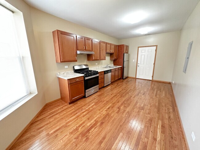 Foto del edificio - 639 W Garfield Blvd