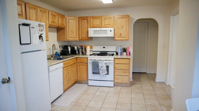 Building Photo - 230 S 600 E