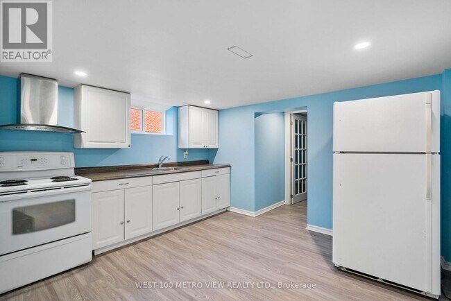 Building Photo - 31 Rossford Rd