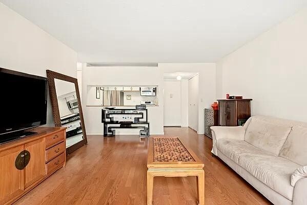 Building Photo - 377 Rector Pl