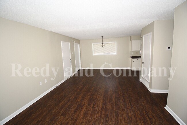 Foto del edificio - 2447 Wellons Ave