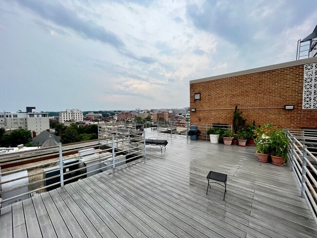 Foto del edificio - Cute 1 BR/1 BA Condo in Dupont Circle!