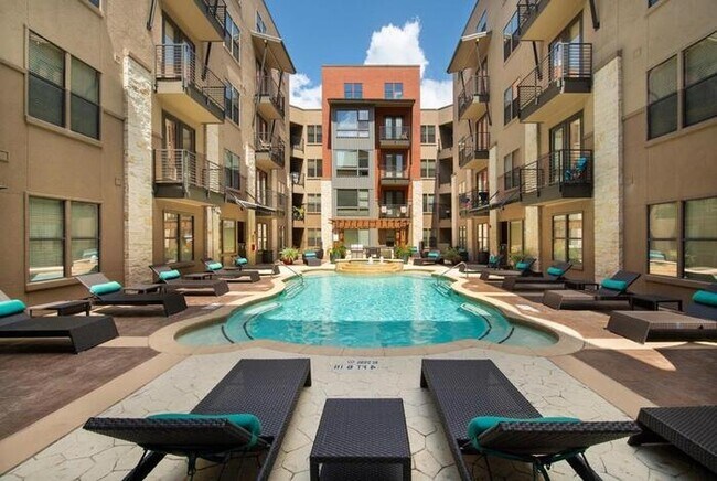 Foto del edificio - 3206 Revere St