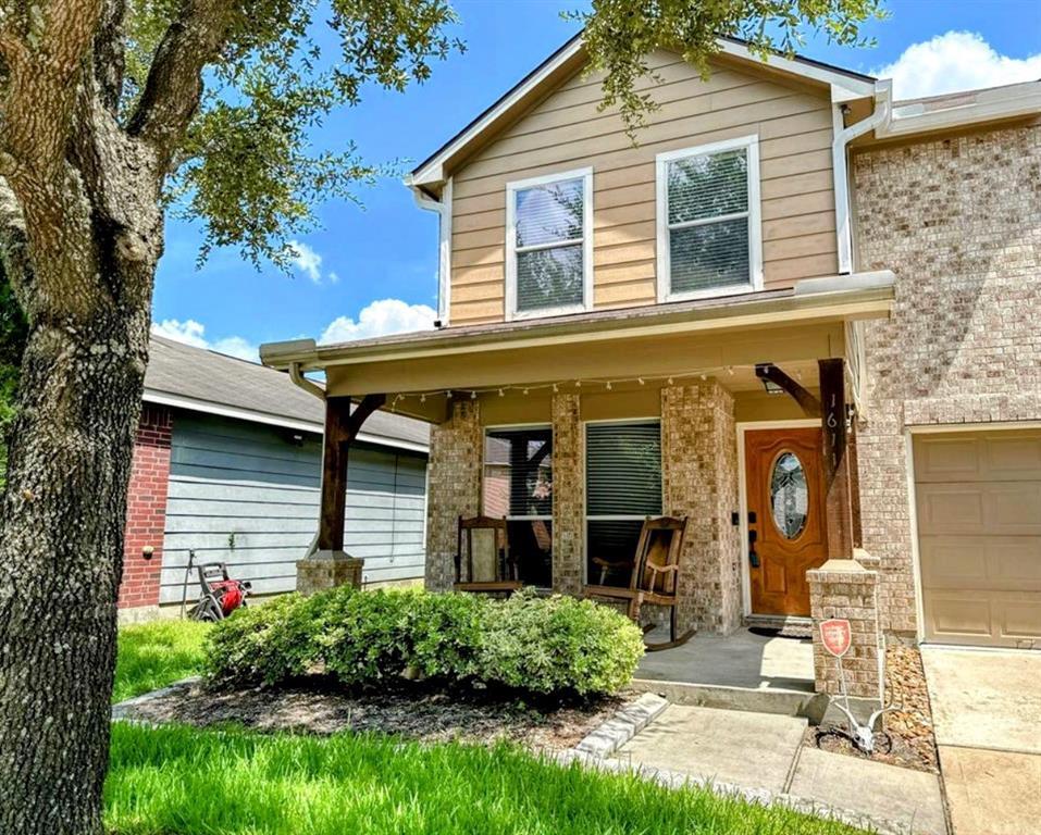 Foto principal - 1611 Wooded Acres Dr