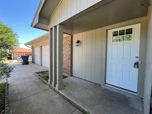 Building Photo - 5503 Hooper Dr