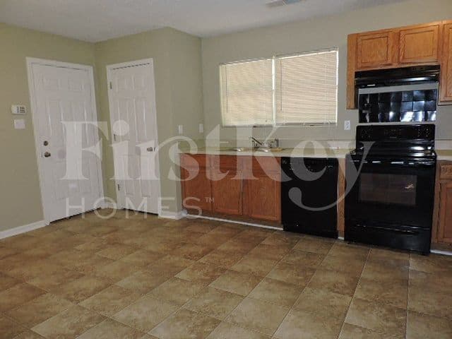 Foto del edificio - 2631 Parkview Dr