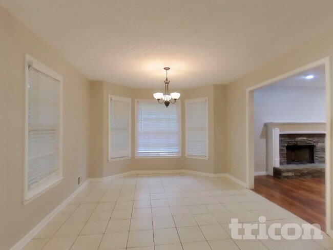 Foto del edificio - 649 Stratford Dr