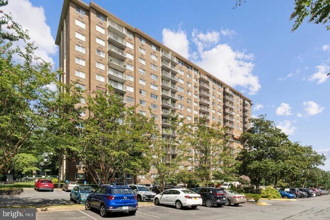 Foto del edificio - 2059 Huntington Ave