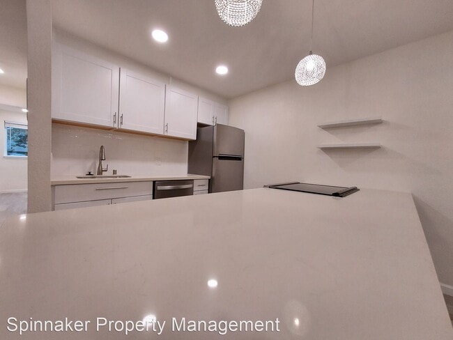 Building Photo - 2 br, 1 bath House - 33021 18th Place E-105