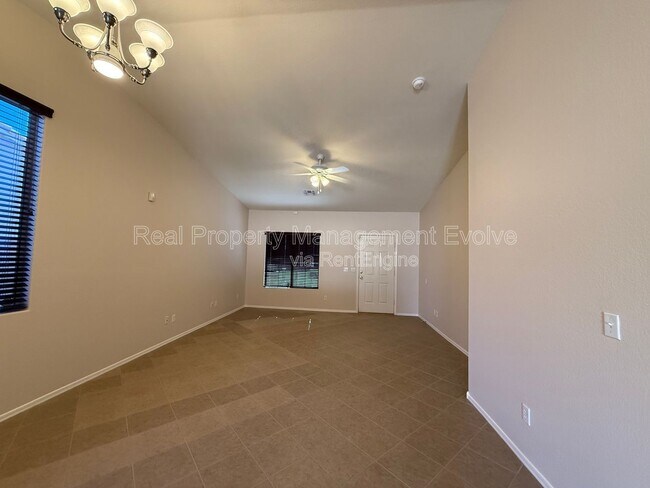 Foto del edificio - 9332 W Morrow Dr