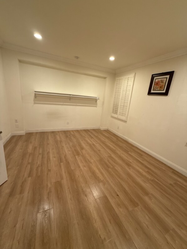 Foto principal - 14925 Shoreham St
