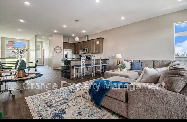 Photo - 636 N 46th St House