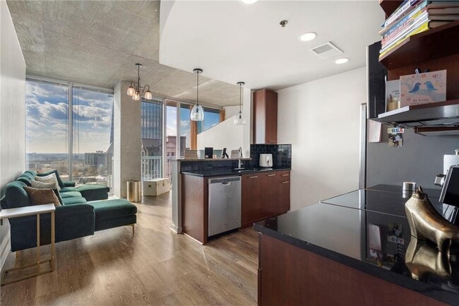 Foto del edificio - 3324 Peachtree Rd NE