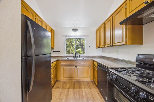 Foto del edificio - 1185 Foothill Blvd