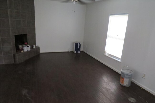Building Photo - 1403 Blalock Rd