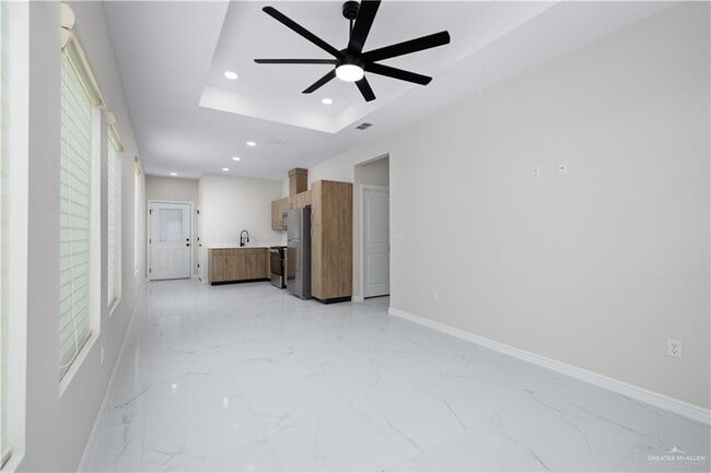 Building Photo - 5335 Vision St