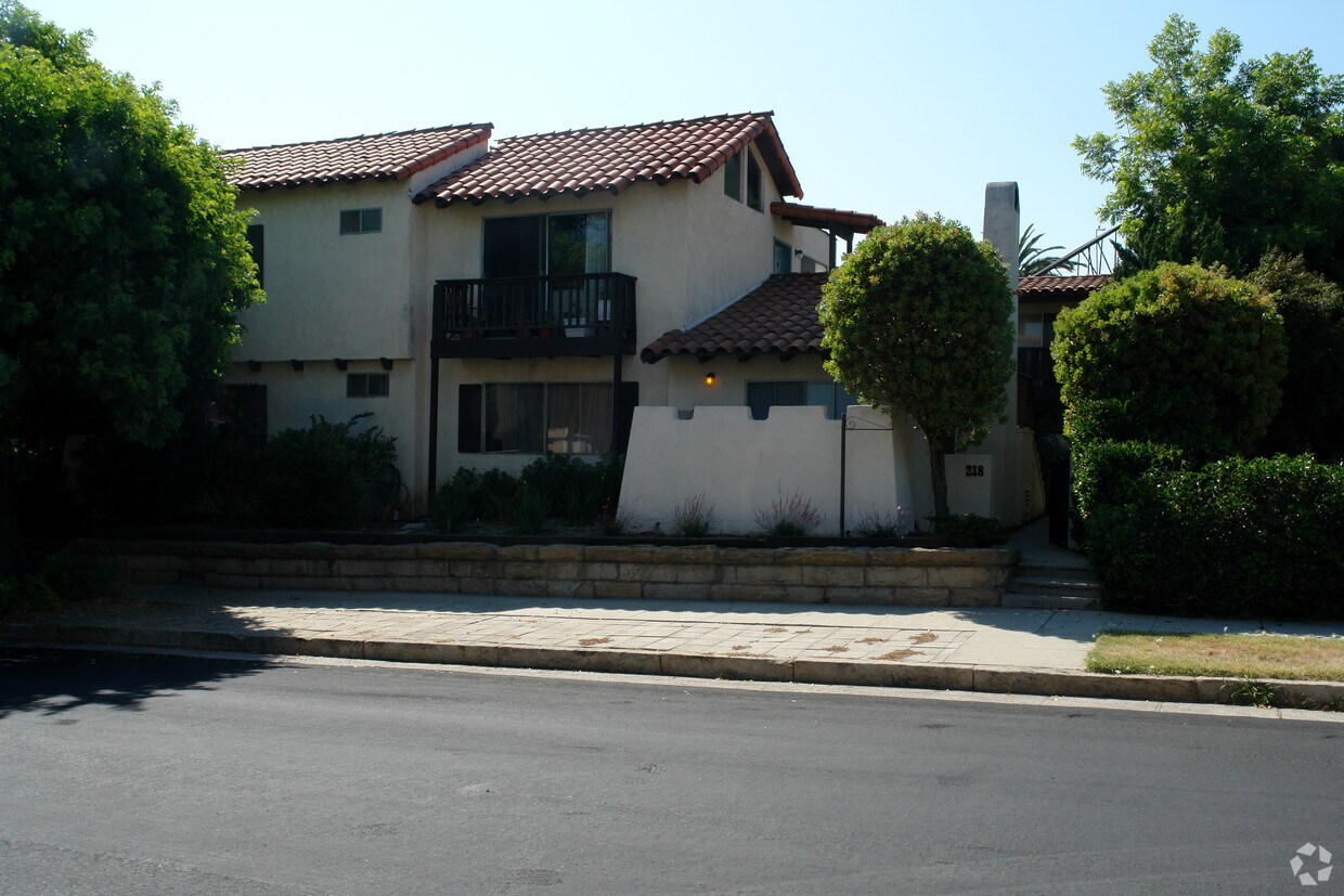 Foto principal - 218 W Islay St