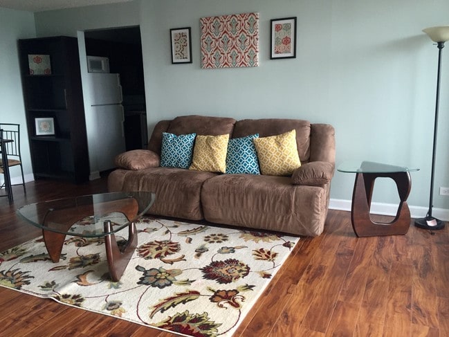 Building Photo - 200 N Dearborn St