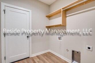Building Photo - 2102 Melody Ct