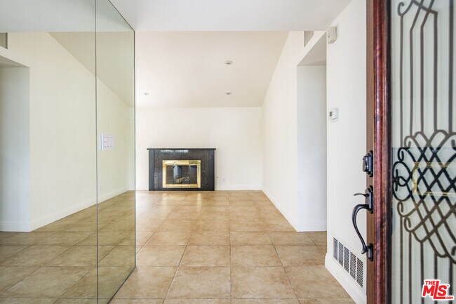 Foto del edificio - 20546 Miranda Pl