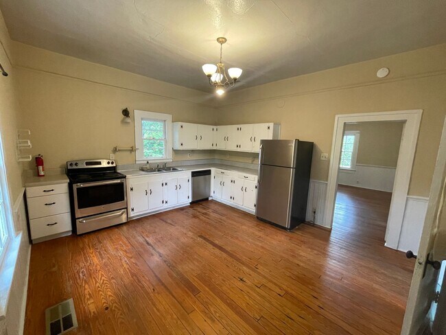 Building Photo - Charming Boulevard House with Fresh Updates