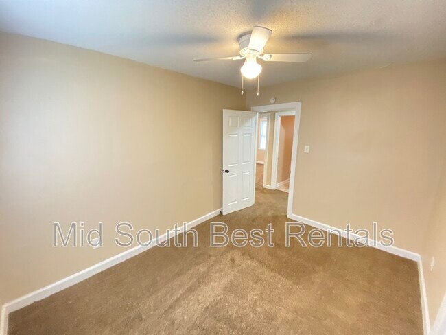 Building Photo - 802 Frayser Dr