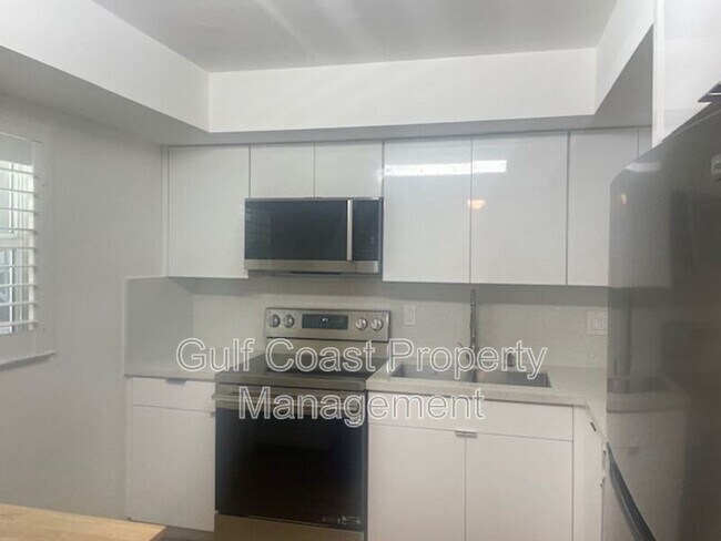 Foto del edificio - 1540 Glen Oaks Dr E