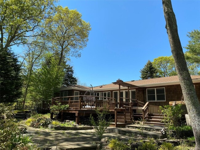 Building Photo - 250 Pine Tree Ct