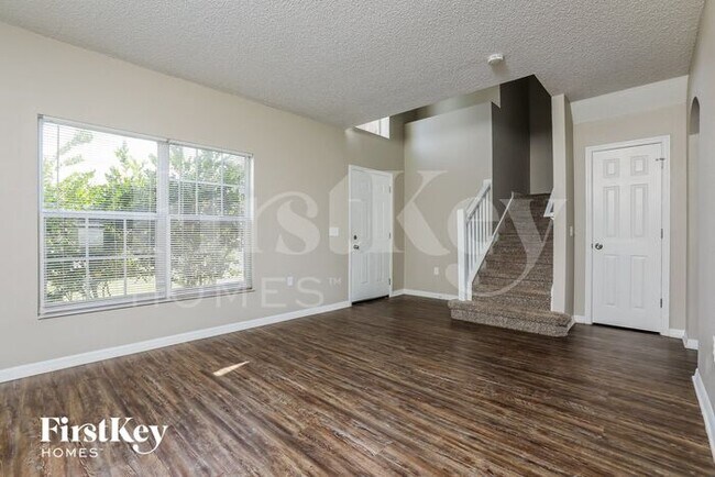Building Photo - 1144 Normandy Dr