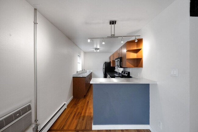 Foto del edificio - Charming 2BR Condo in Denver