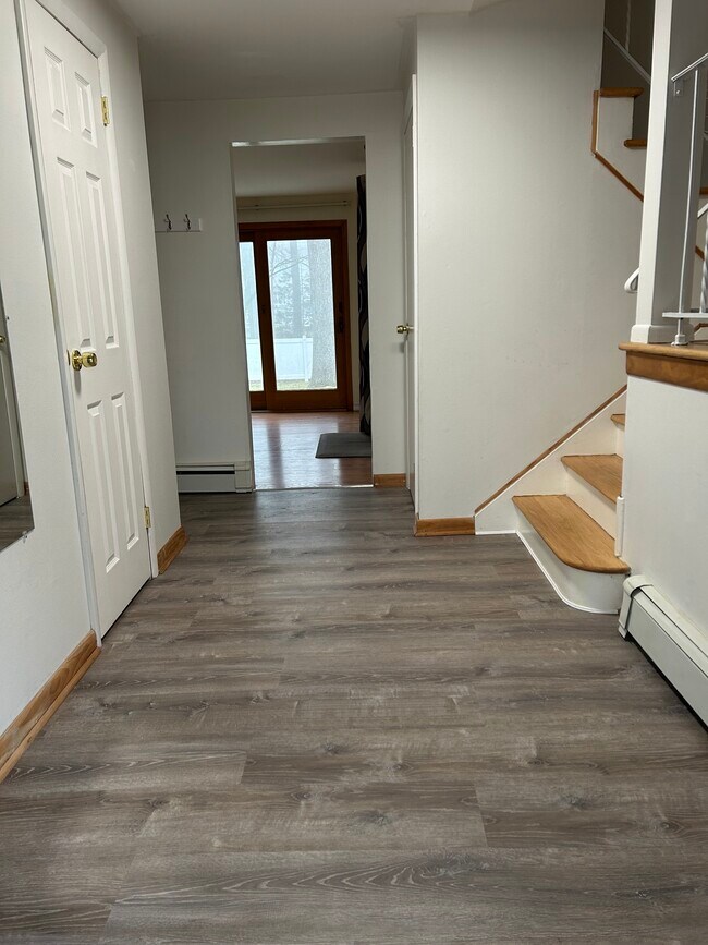 Foyer - 267 River Bend Rd