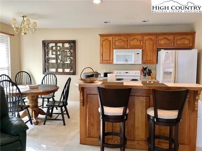 Building Photo - 155 Birkdale Ct