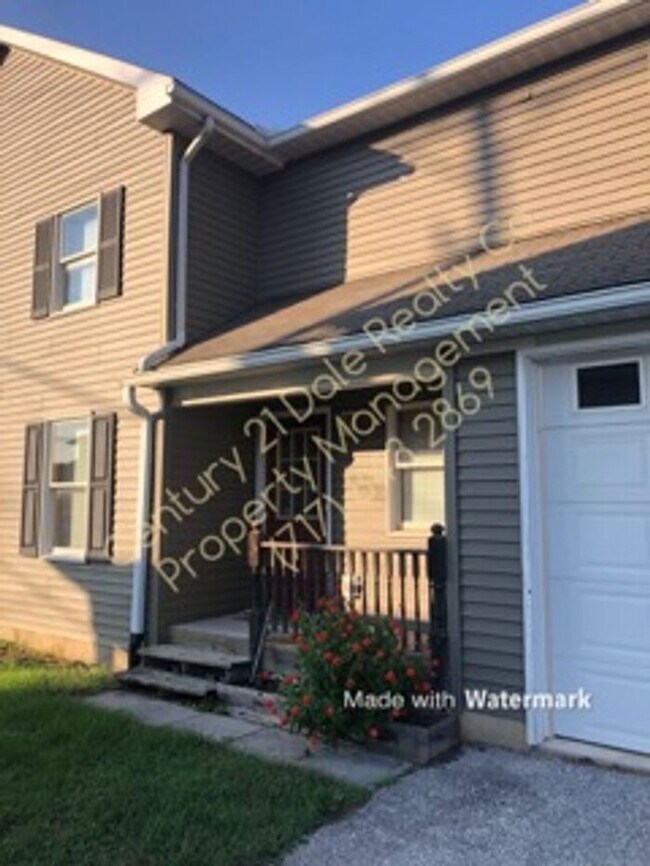Building Photo - 3 BR, 2.5 Bath in Eastern School District