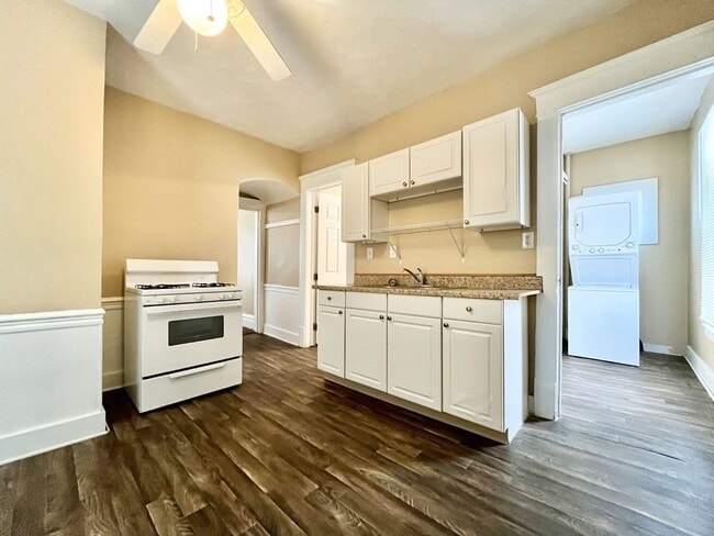 Building Photo - 1104 Hermitage St SE