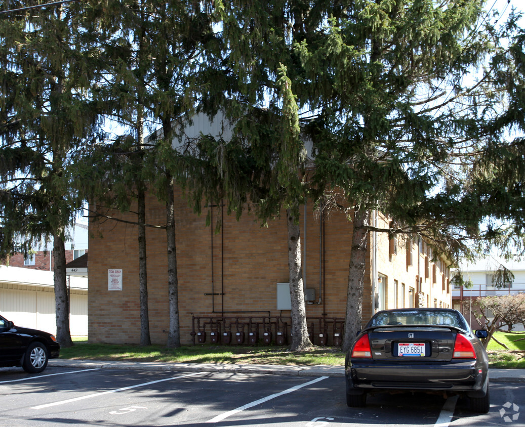 Exterior - Valleywood Apartments