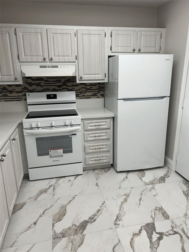 Building Photo - 406 NW 68th Ave