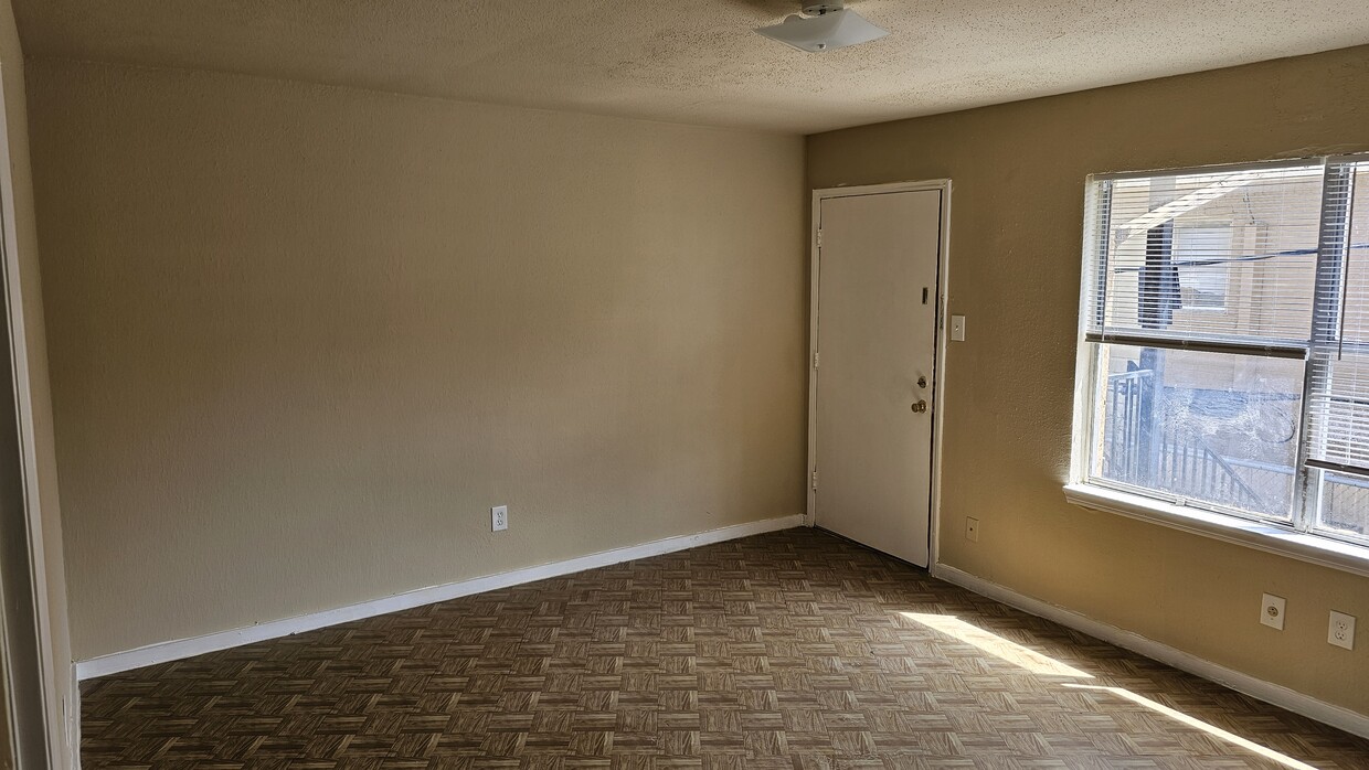 Building Photo - Riverside Terrace Apartment